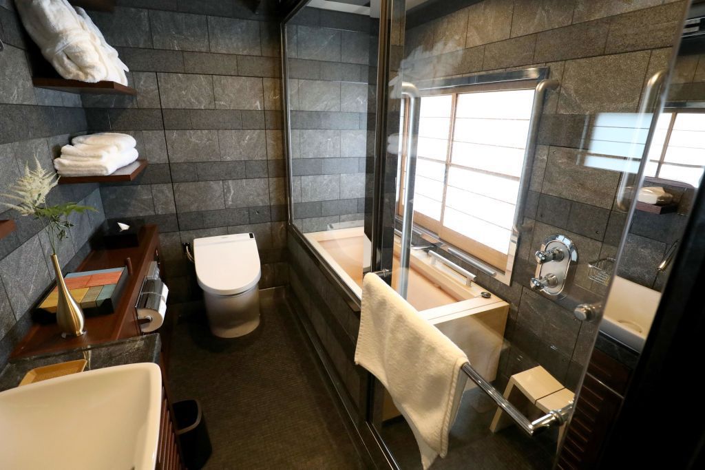 JR East We could practically live in this bathroom.
